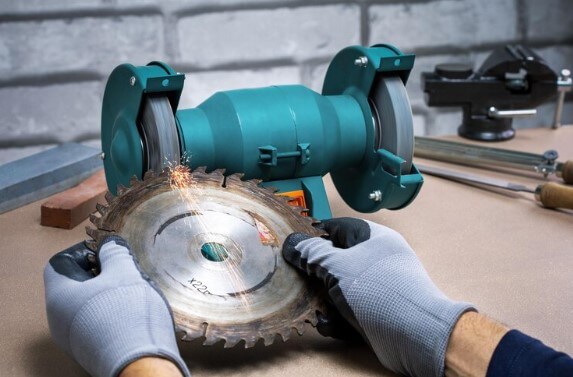 How To Sharpen A Circular Saw Blade Professionally At Home